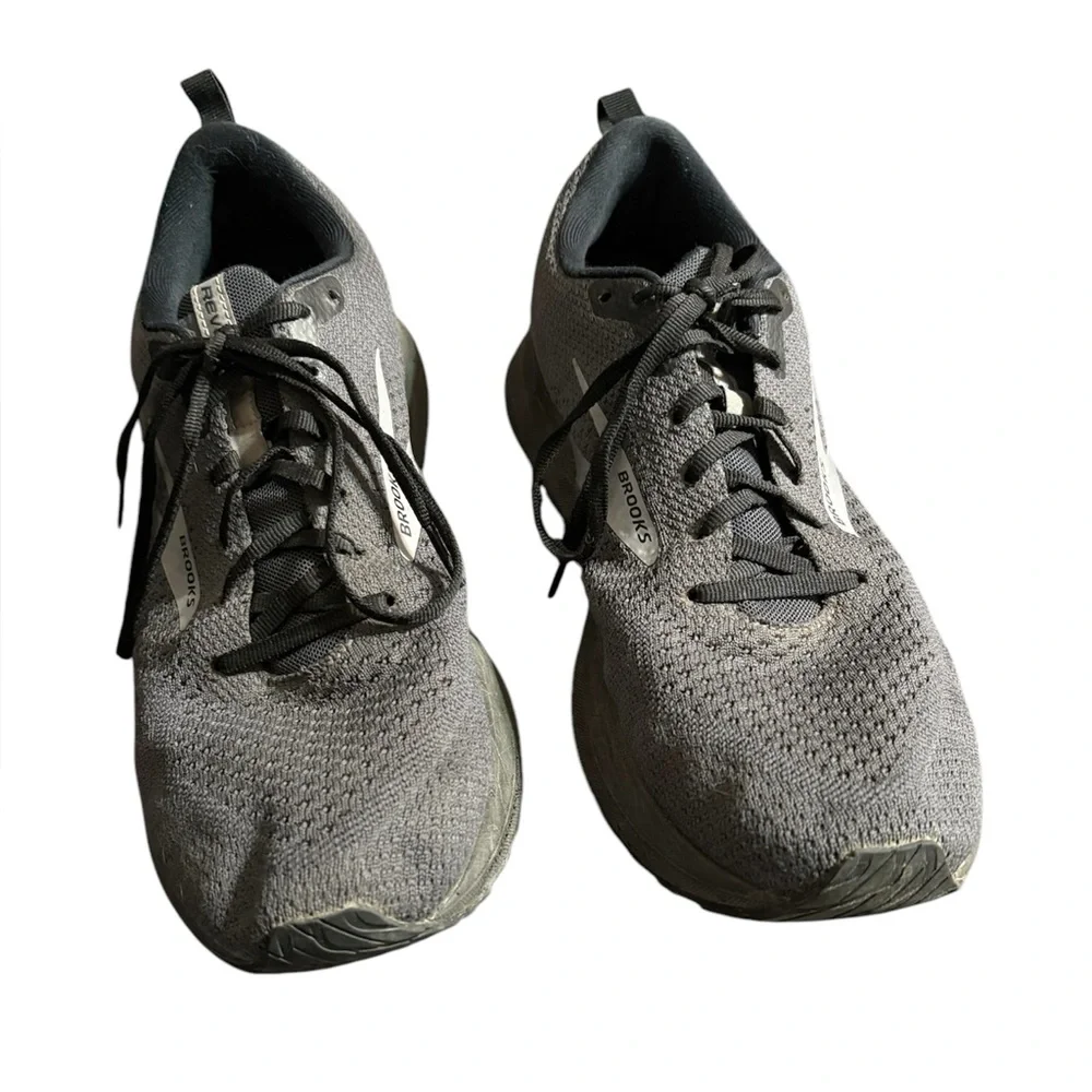 Brooks Men's Revel 4 Running Shoes Size 11 - Picture 3 of 16